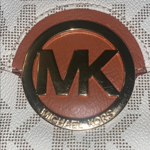 MK CROSSBODY - Picture 2 of 8